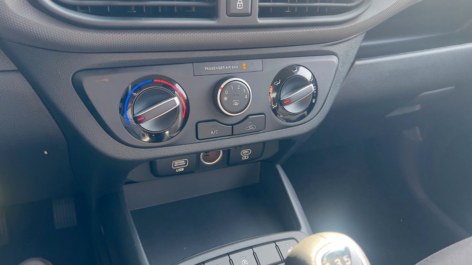 Fahrzeugabbildung Hyundai i10 1.0 Trend *Klima*Navi*CarPlay*PDC*RFKamera*