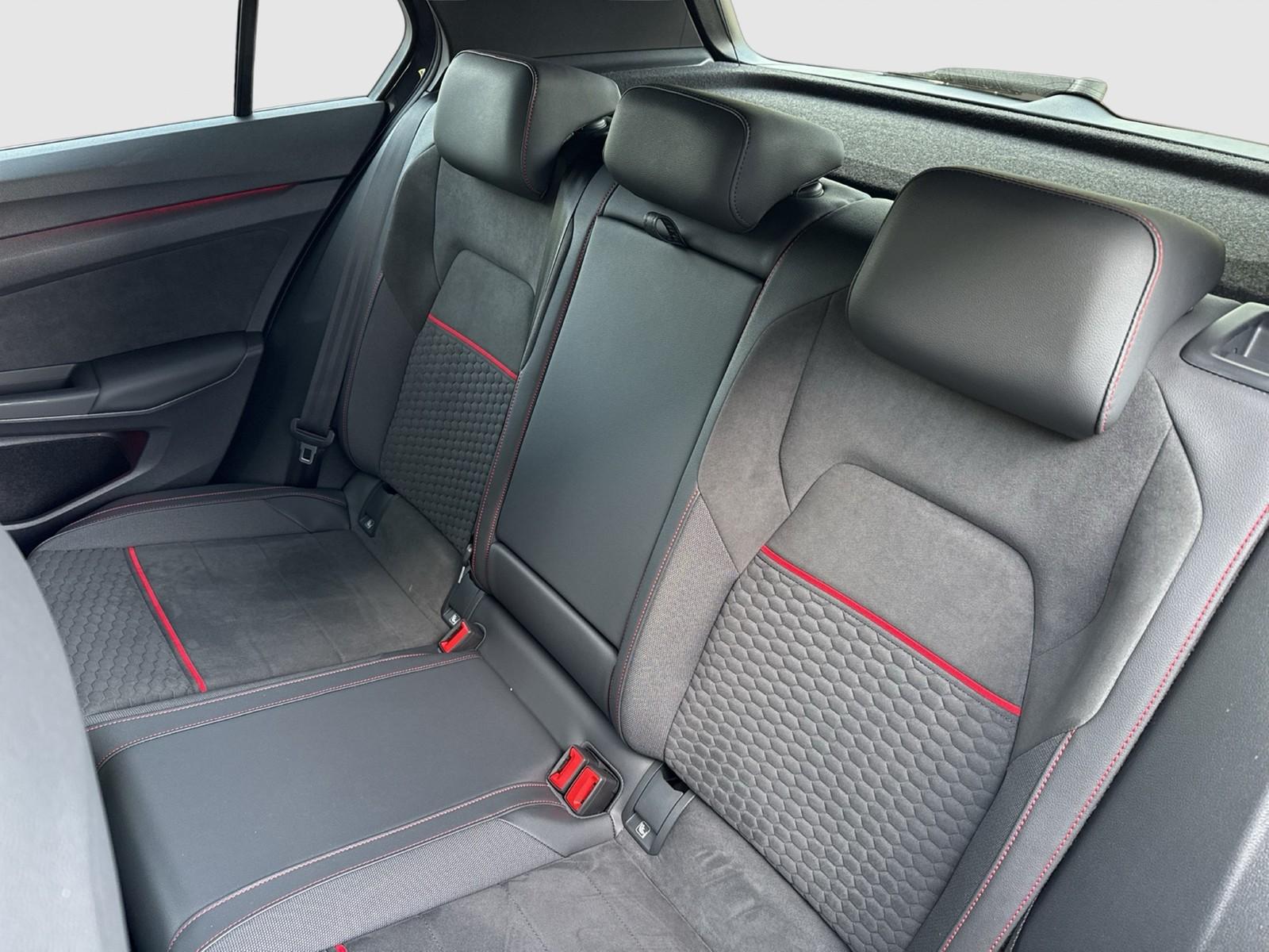 Volkswagen Golf VIII 2.0 GTI CLUBSPORT LM18 CARPLAY LED+, миниатюра 11