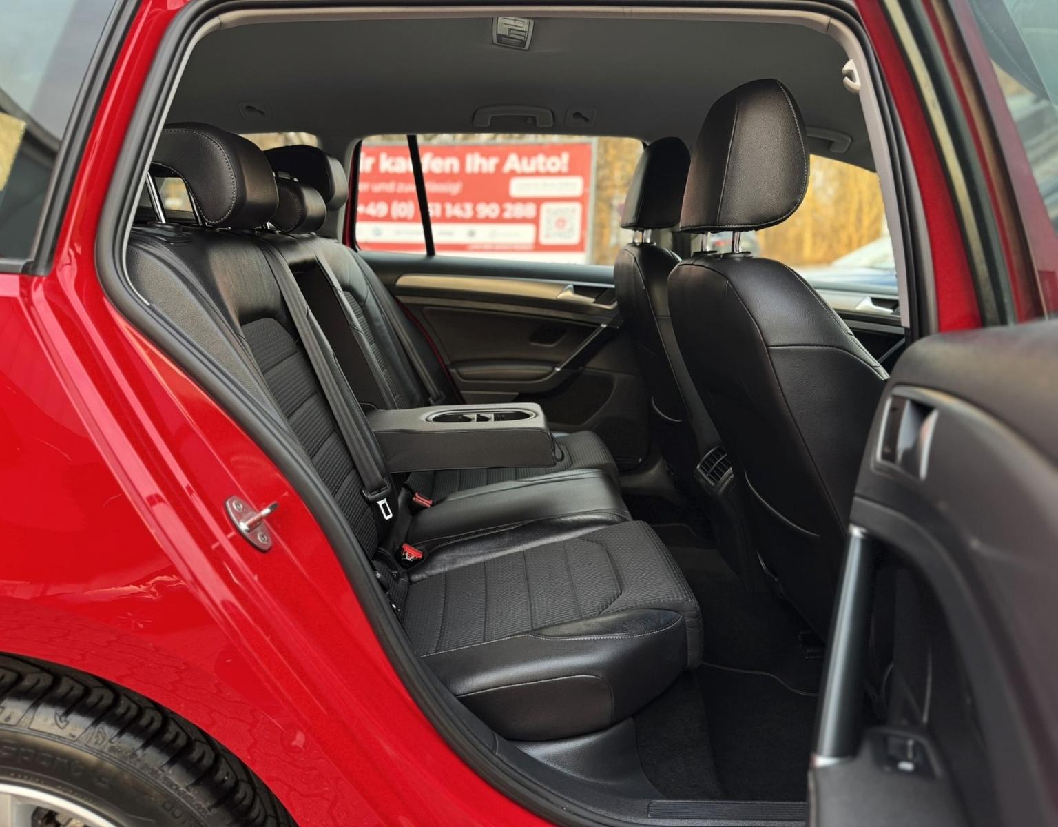 Volkswagen Golf VII Variant/AUTOMATIK/2.HAND/NAVI/PDC