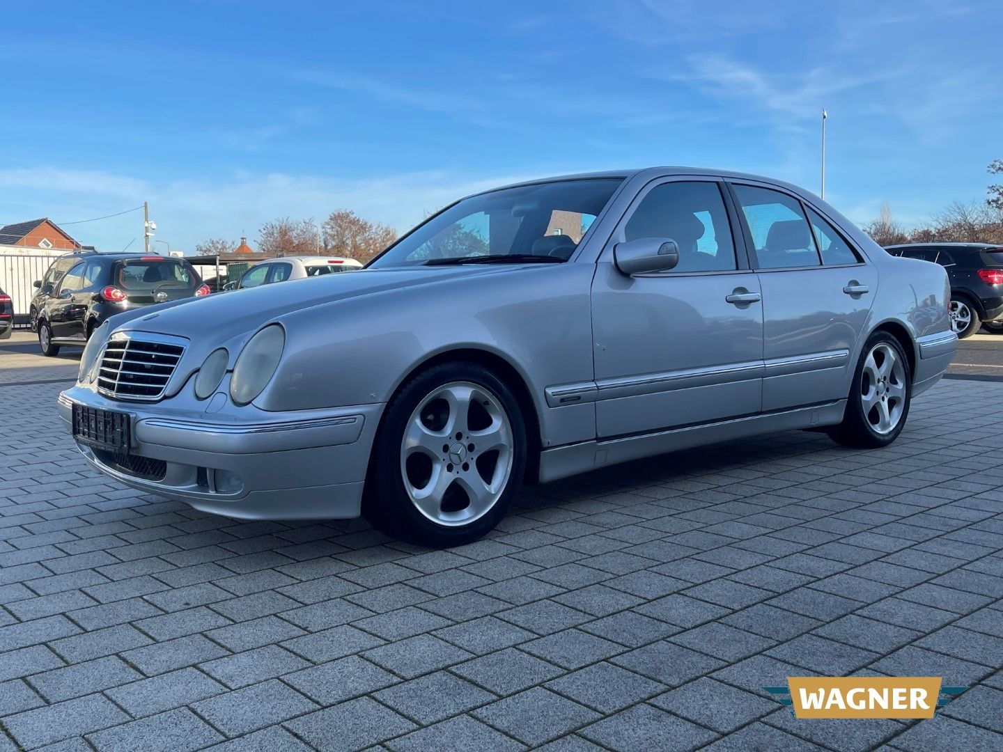 Fahrzeugabbildung Mercedes-Benz E 200 Kompressor AVANTGARDE Automatik