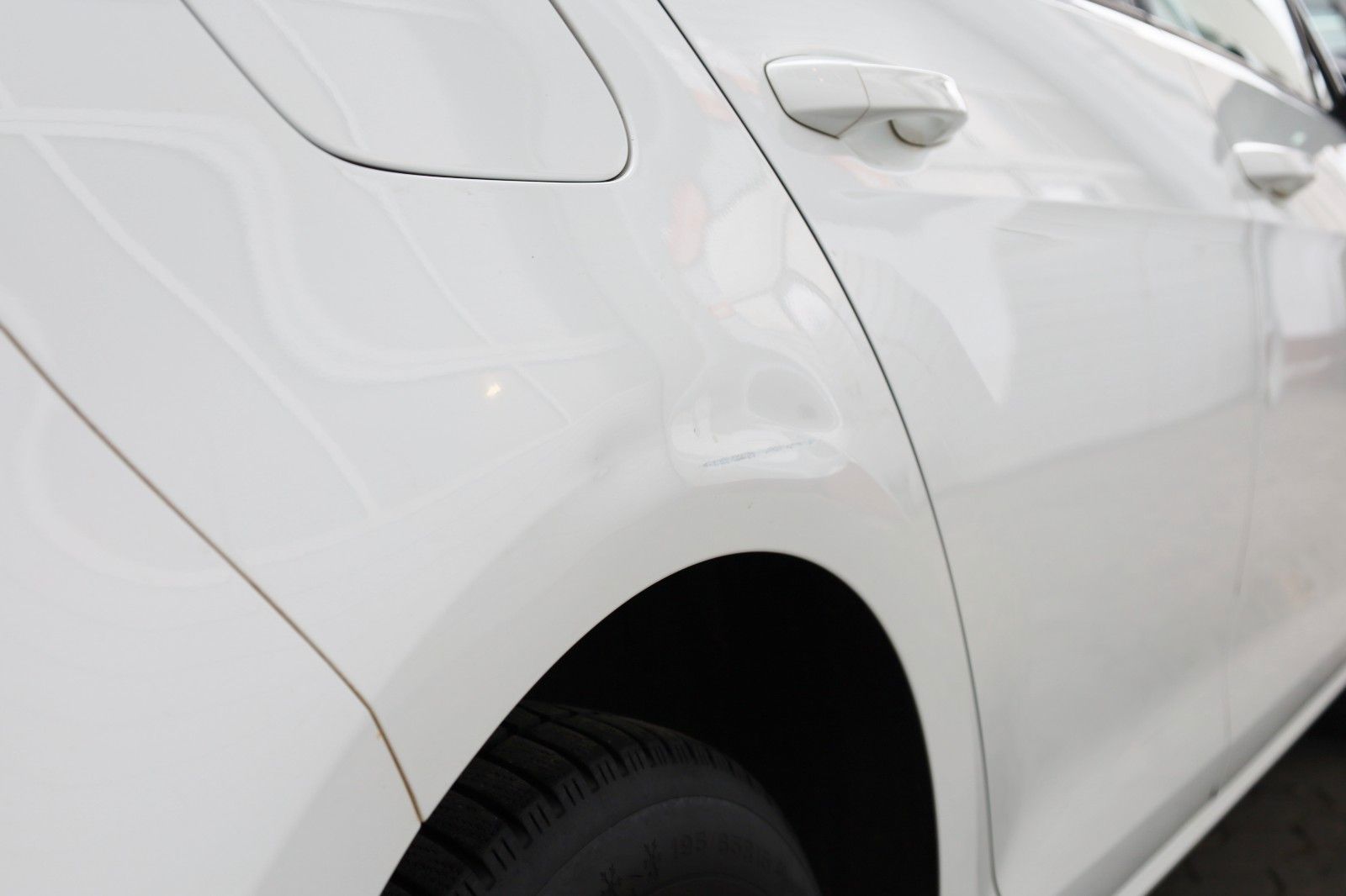Fahrzeugabbildung Volkswagen Golf VII Lim. Trendline Panorama,8 fach bereift!