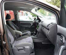 Fahrzeugabbildung Volkswagen Touran Highline DSG 7-Sitzer Tempomat SHZ PDC!