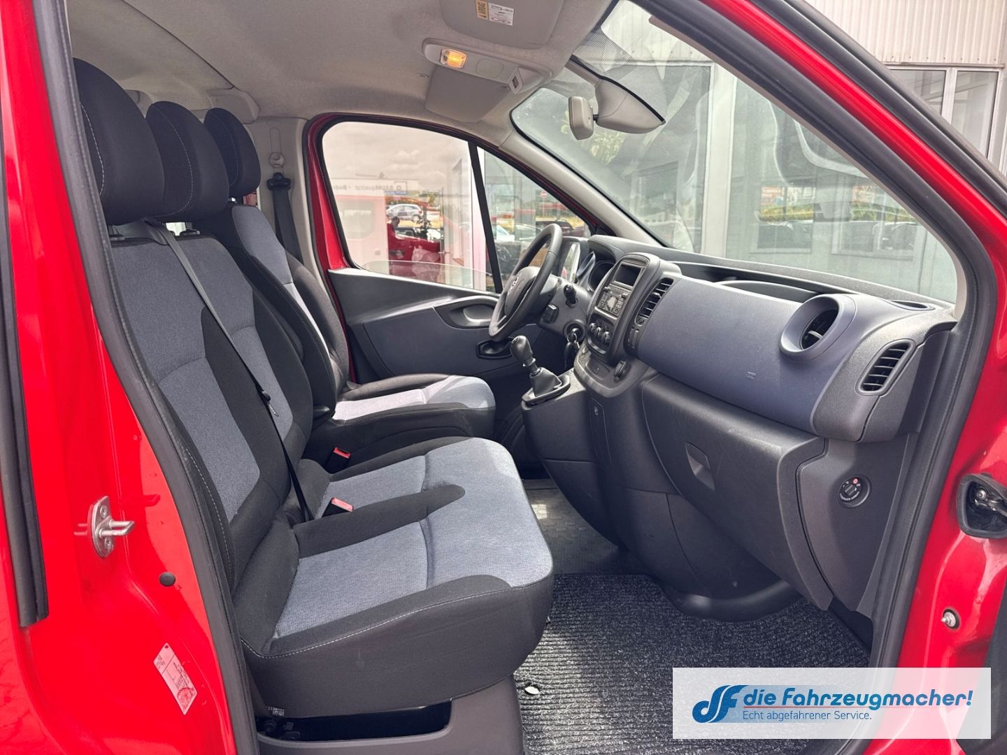Fahrzeugabbildung Opel Vivaro B Kombi Combi 9Si. L1H1 2,7t *7152 *EXPOR