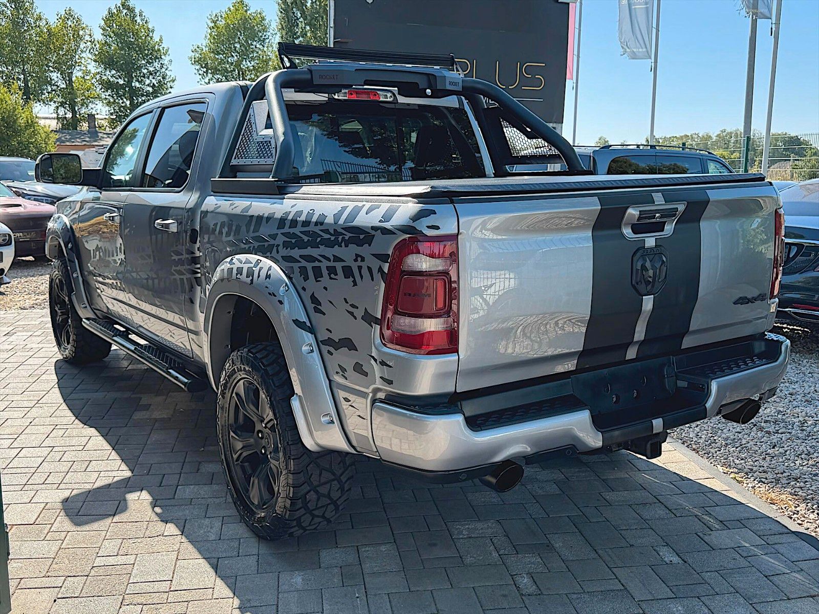Fahrzeugabbildung Dodge RAM 5.7 V8 HEMI LARAMIE NIGHT Offroad 4x4 LED