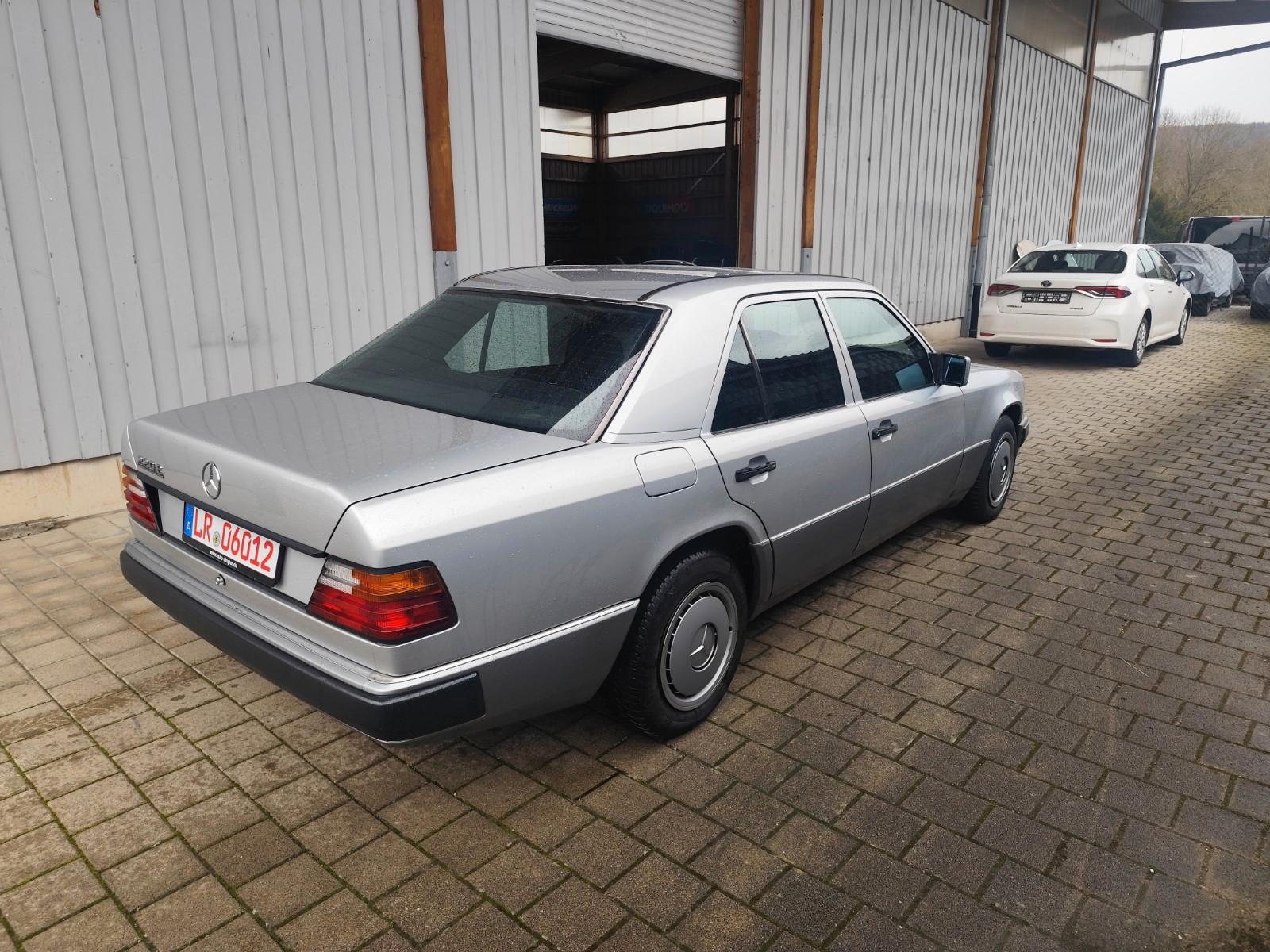 Mercedes-Benz E 220
