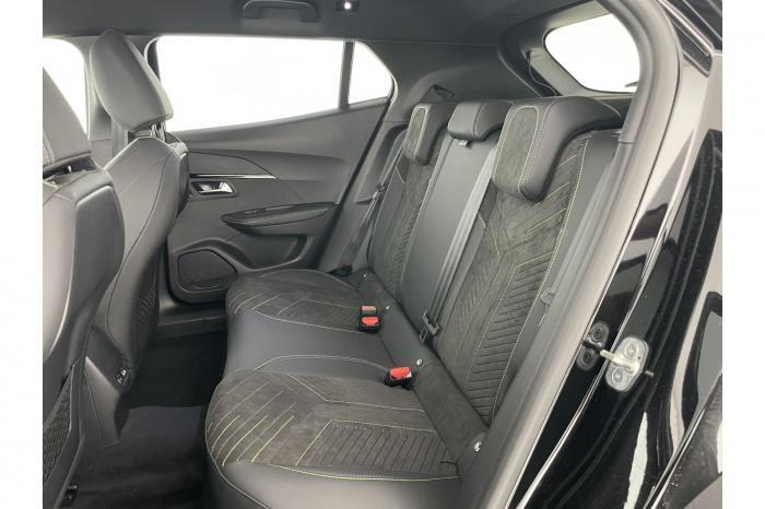 Peugeot 2008 GT (GT) 1.2 Hybrid 145 107kW (145 PS) e-...