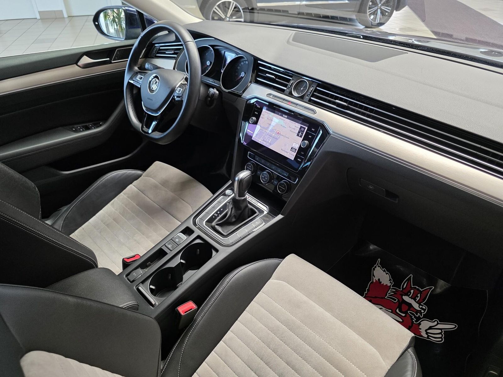 Fahrzeugabbildung Volkswagen Passat Variant 4M R-Line/Keyles/DAB/Carplay/Ahk