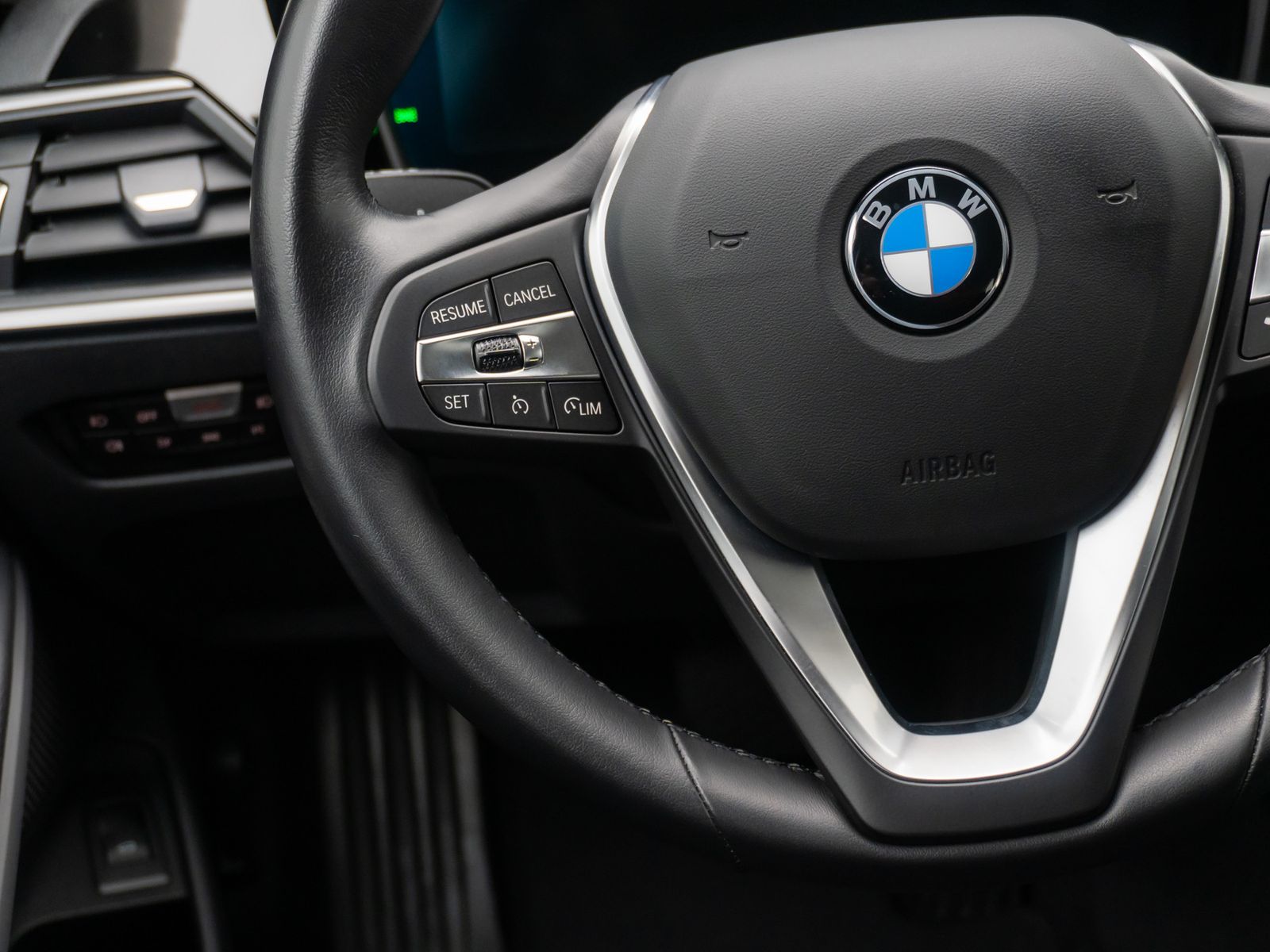 Fahrzeugabbildung BMW 320d xD Alarm DAB DriveAss PDC Geschwindig WiFi