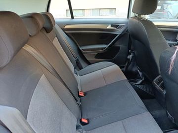Volkswagen Golf - 7