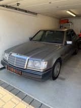 Mercedes-Benz 300 Turbo Diesel  - Mercedes-Benz 300 mit Diesel-Antrieb: 300d Turbo