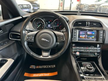 MYAUTOCENTER – Gebraucht- und Jahreswagen mit Werkstattservice in Pfaffenhofen Jaguar XE Pure *LED*Keyless*2-Zonen*Tempo*Navi*