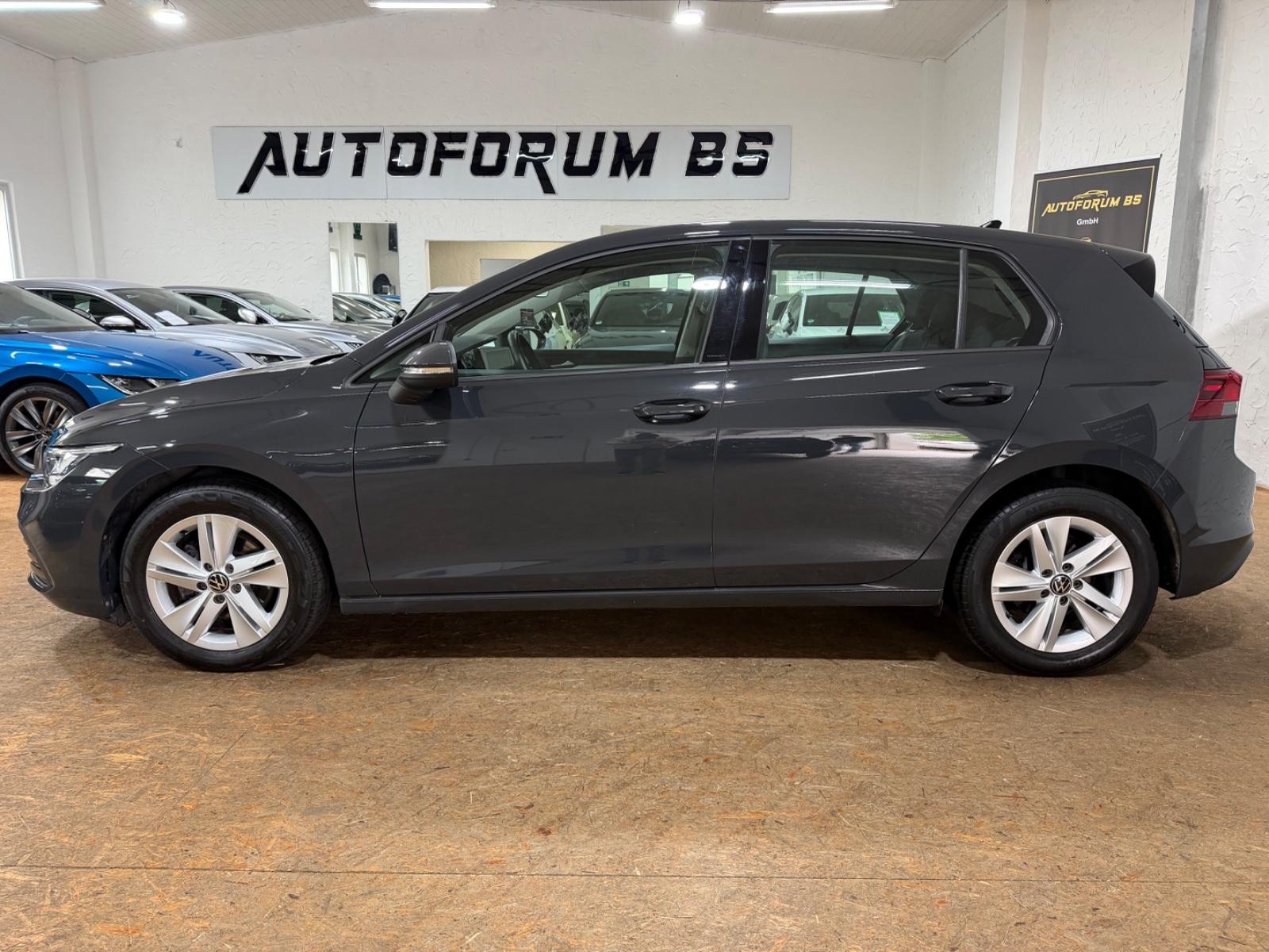 Volkswagen Golf VIII Lim. Life 2.0TDI DSG/ACC/PDC/SHZ