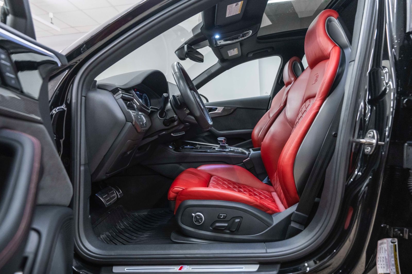 Fahrzeugabbildung Audi S4 3.0T QUATTRO B&O LED 360° MASSAGE CARPLAY