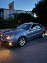 Mercedes-Benz 240 - Mercedes 240 mit Schiebedach