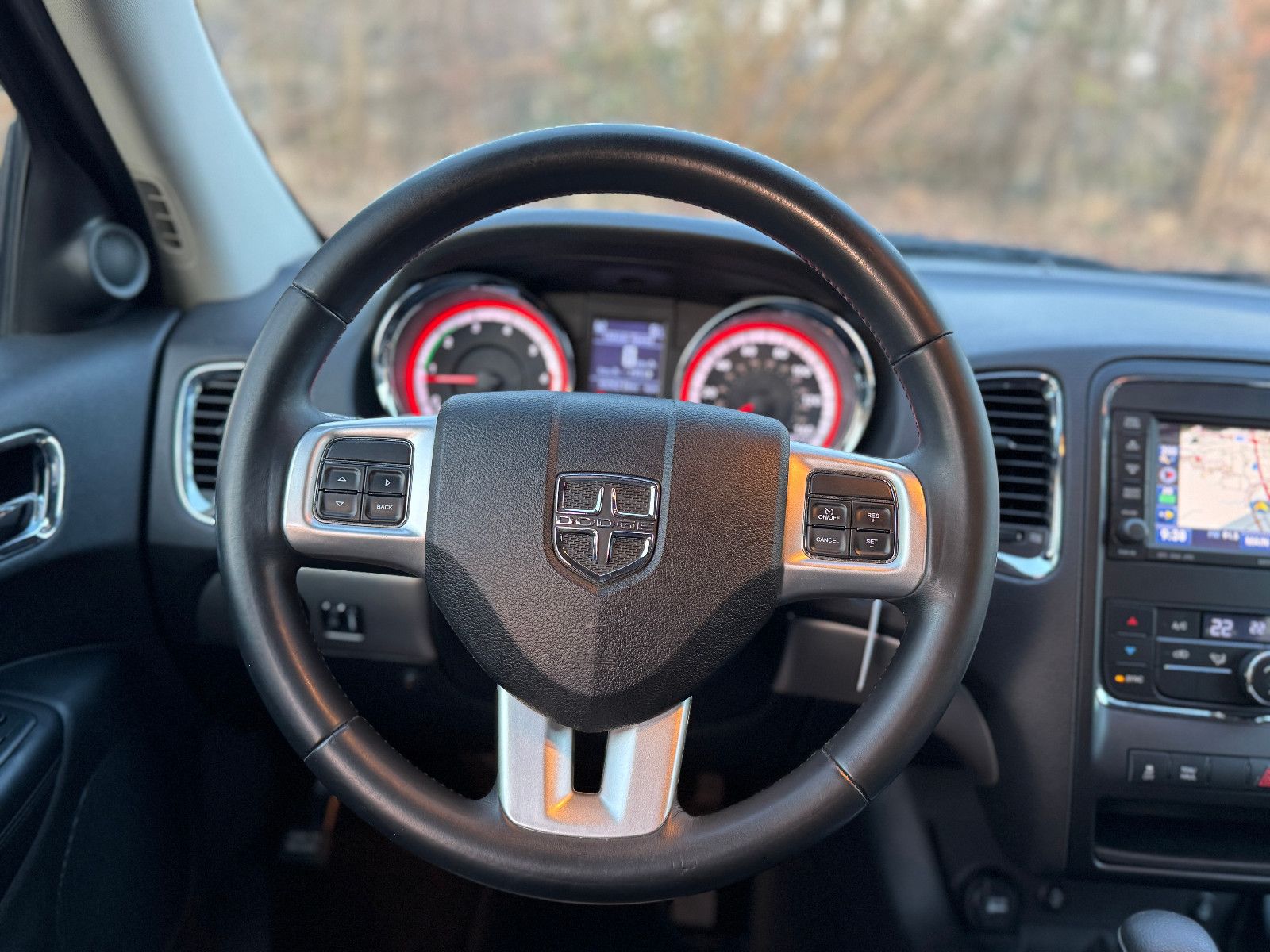 Fahrzeugabbildung Dodge Durango 4x4 5.7 V8 HEMI 20Zoll Leder AHK Navi