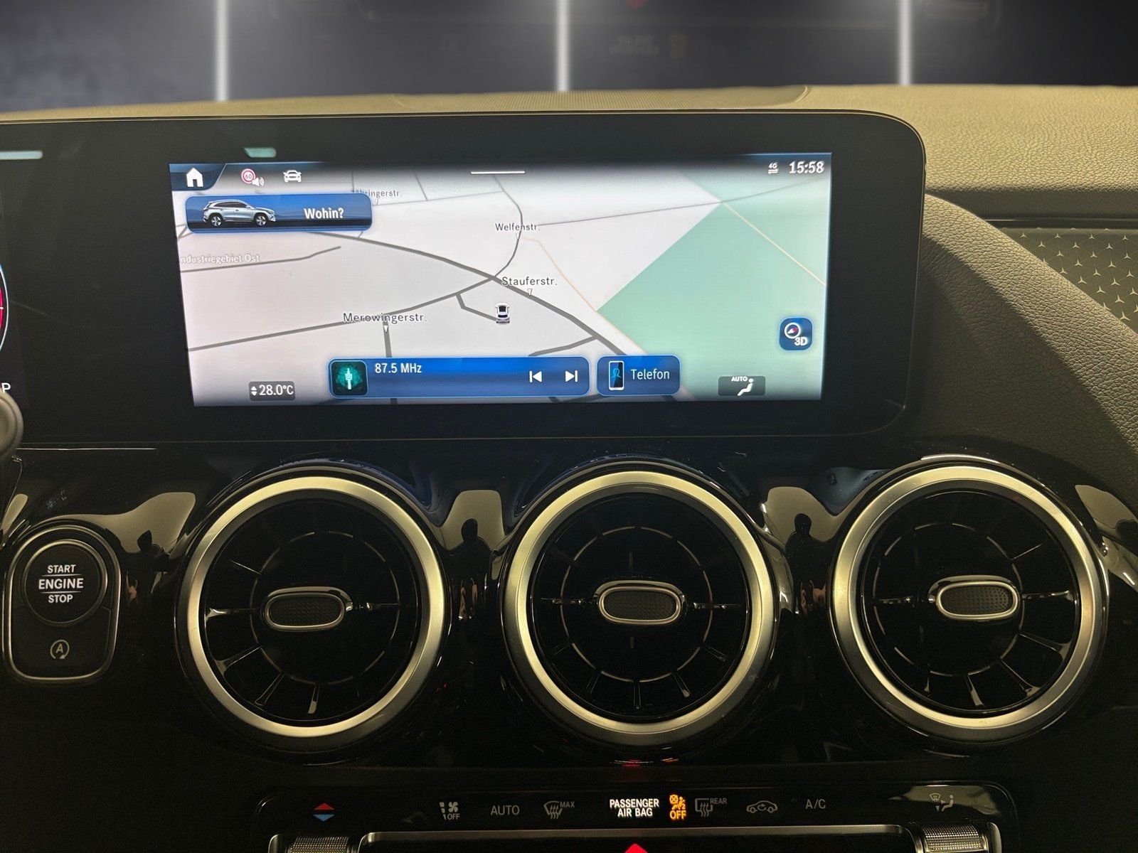 Fahrzeugabbildung Mercedes-Benz GLA 180 Progressive *LED*Kamera*Widescreen*Spur*