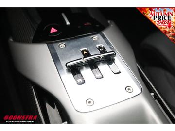 2025 Ferrari 12CILINDRI 缩略图 38