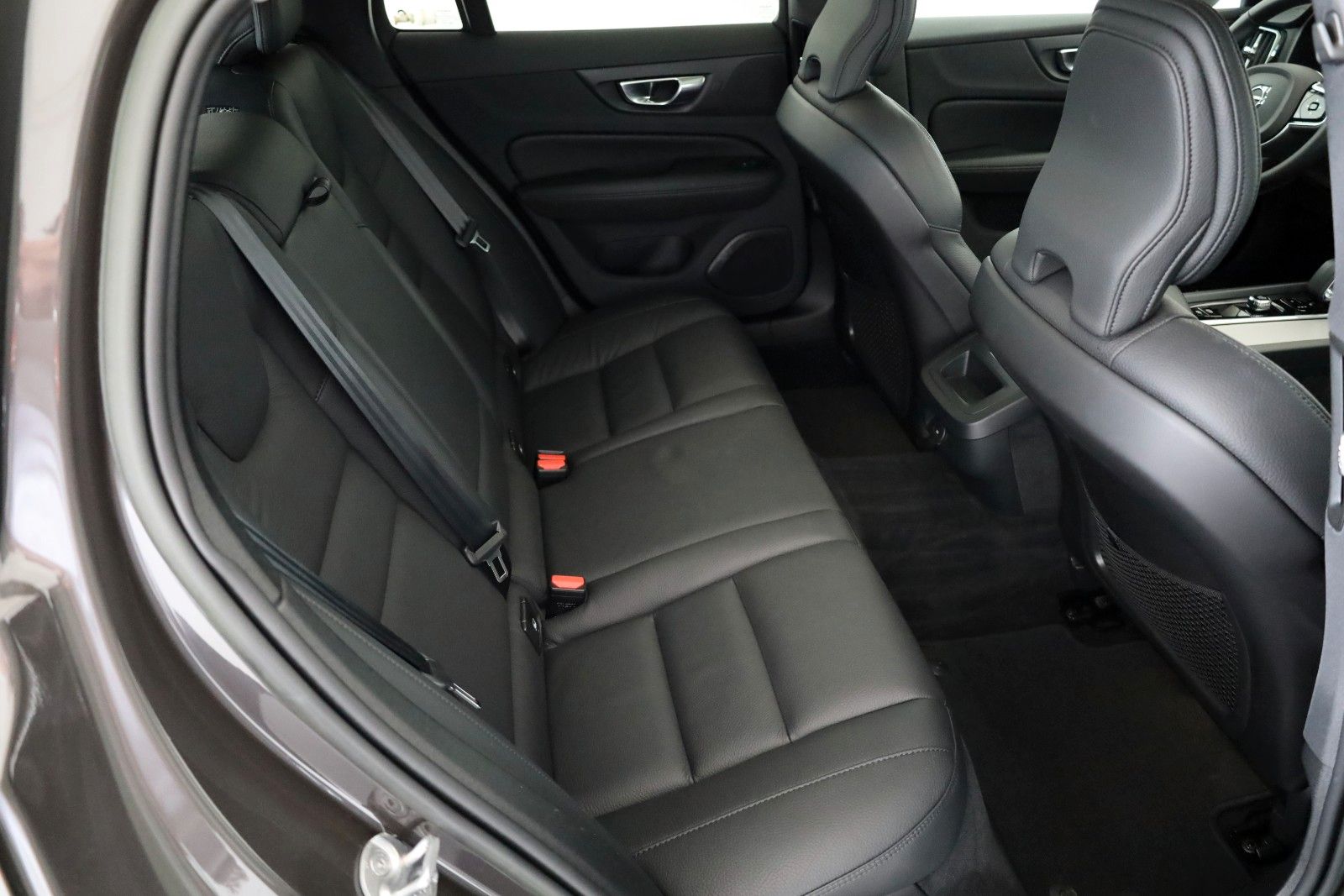 Fahrzeugabbildung Volvo V60 Kombi Plus Bright Leder,Navi,LED,PanDach,ACC
