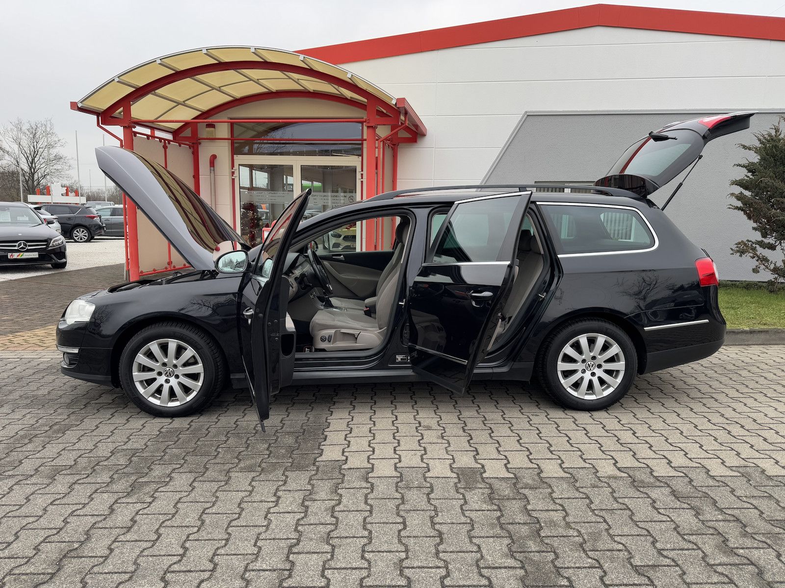 Fahrzeugabbildung Volkswagen Passat Variant 2.0 TDI 170 PS/Xenon/Navi/Ahk
