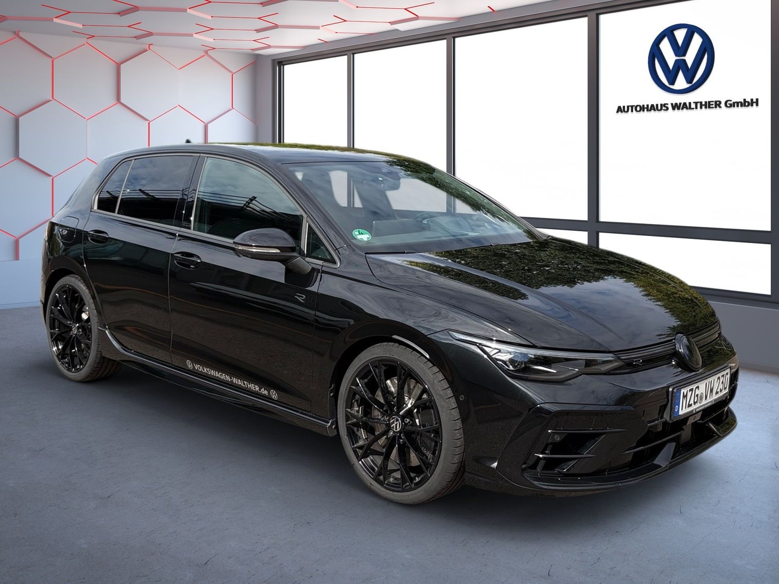 Volkswagen Golf VIII Lim. 2.0 TSI 245 kW 4Motion R Black Ed foto 2