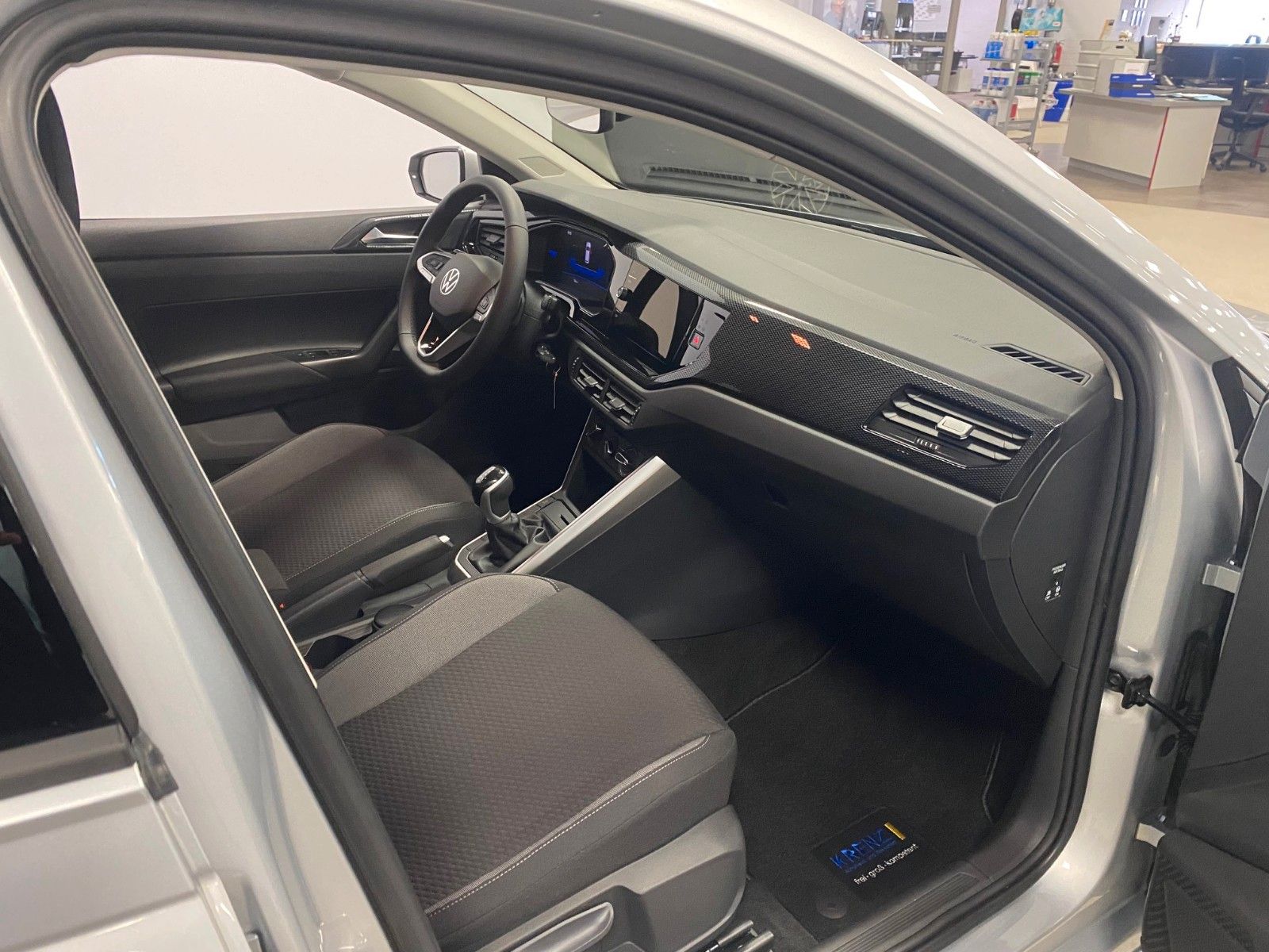 Fahrzeugabbildung Volkswagen Polo 1.0 TSI 70kW DSG Life+ALLWETTER+APP+GARANTI