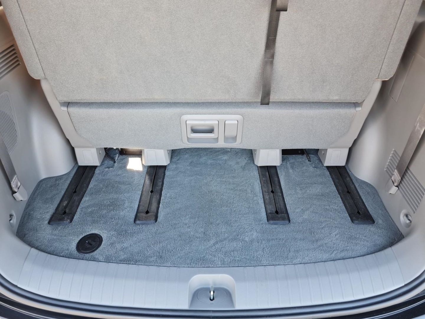 Fahrzeugabbildung Hyundai STARIA Signature 2.2 CRDi 7-Sitzer BOSE+AHK+360°