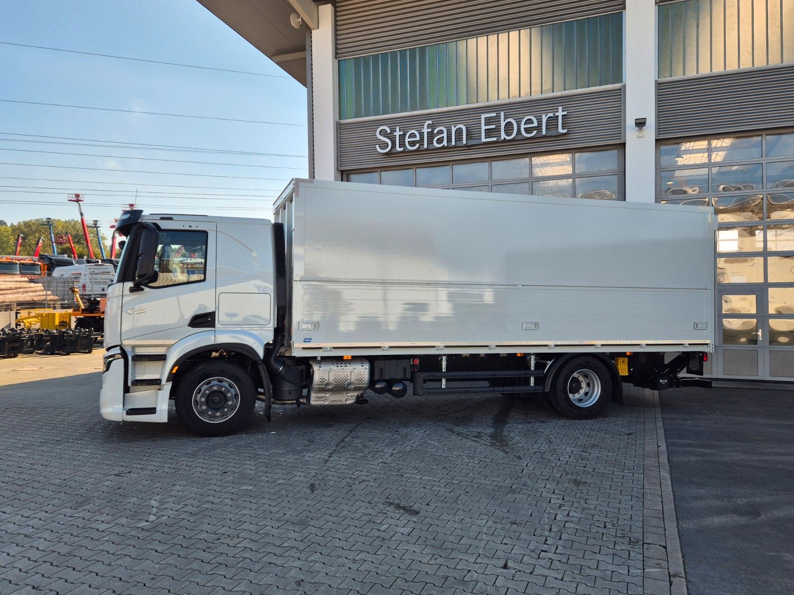 Fahrzeugabbildung Iveco AT190S40/FP Böse Schwenkwand LBW AHK