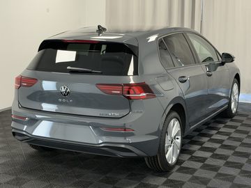 Volkswagen Golf - 8