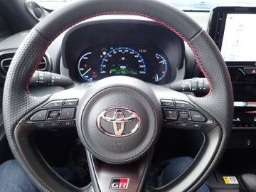 Fahrzeugabbildung Toyota Yaris Cross 1.5 Hybrid GR Sport, Safetyp,JBL