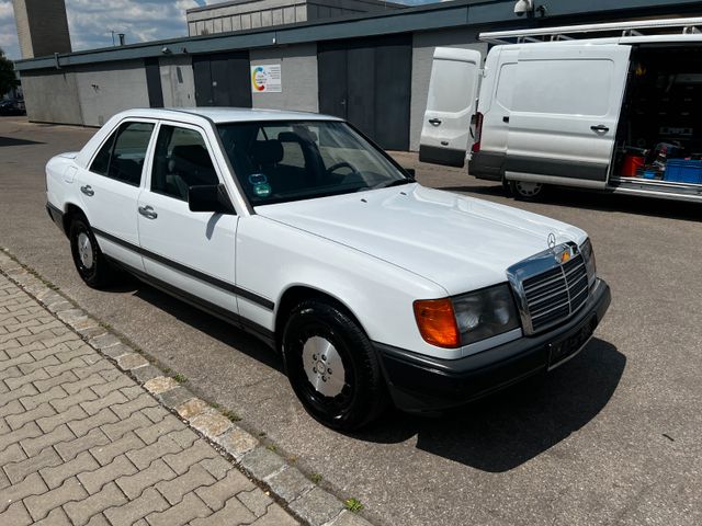 Mercedes-Benz E 230 124 H-Zulassung Oldtimer