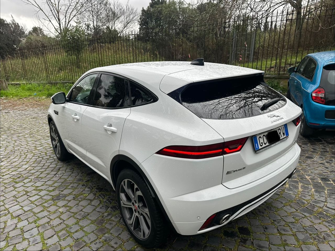 Jaguar E-Pace 2.0D 150 CV AWD R-Dynamic S 2020 imagem 3