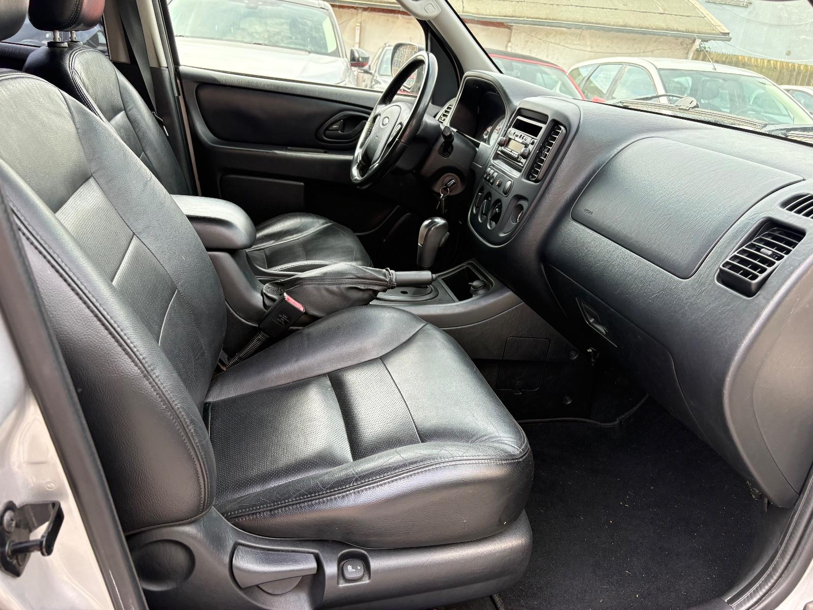Ford Maverick 2004 — photo 10