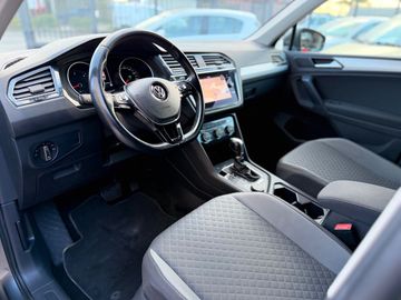 Volkswagen Tiguan - 11