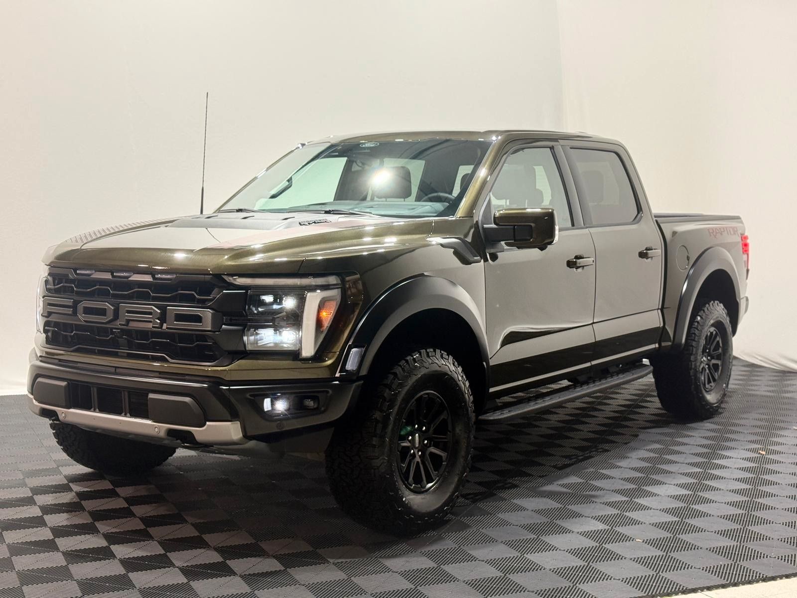 Fahrzeugabbildung Ford F-150 RAPTOR  EcoBoost®  3.5L V6 *MY26*