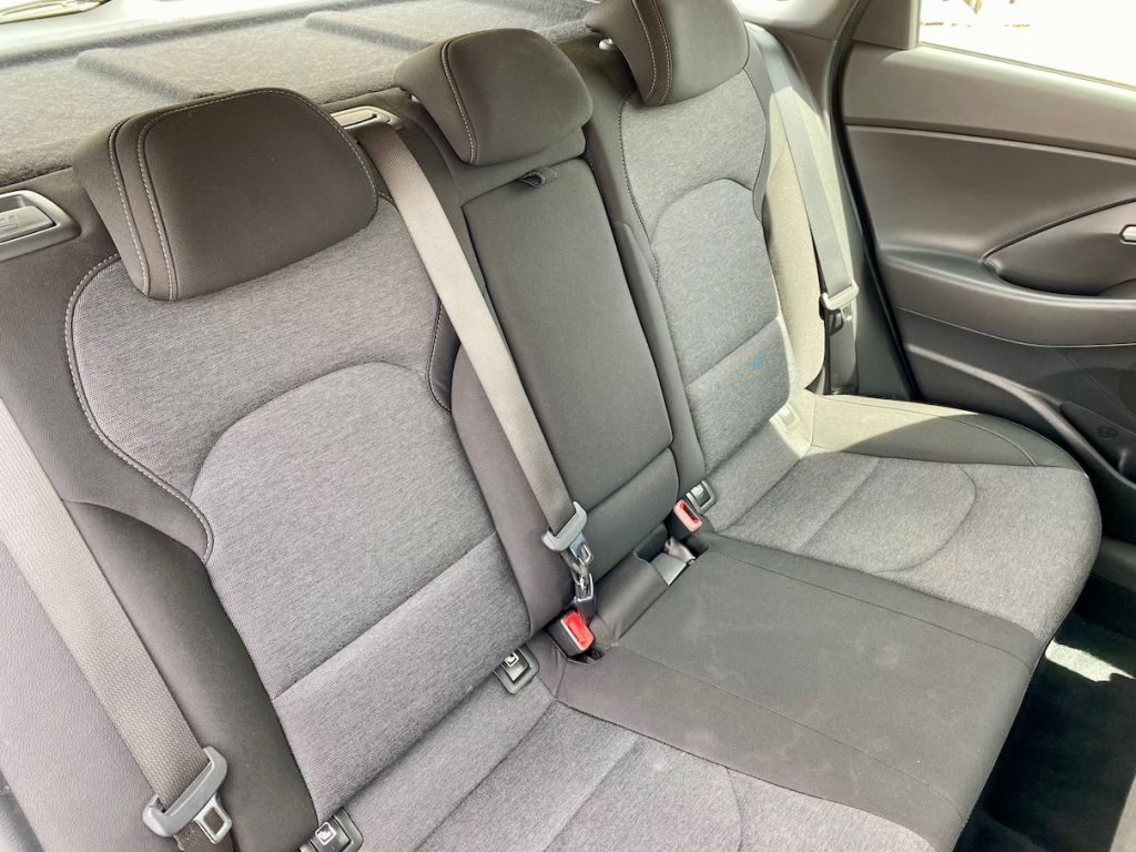 Fahrzeugabbildung Hyundai i30 1.0 AAC SHZ KAMERA ALU ALLWETTER CARPLAY