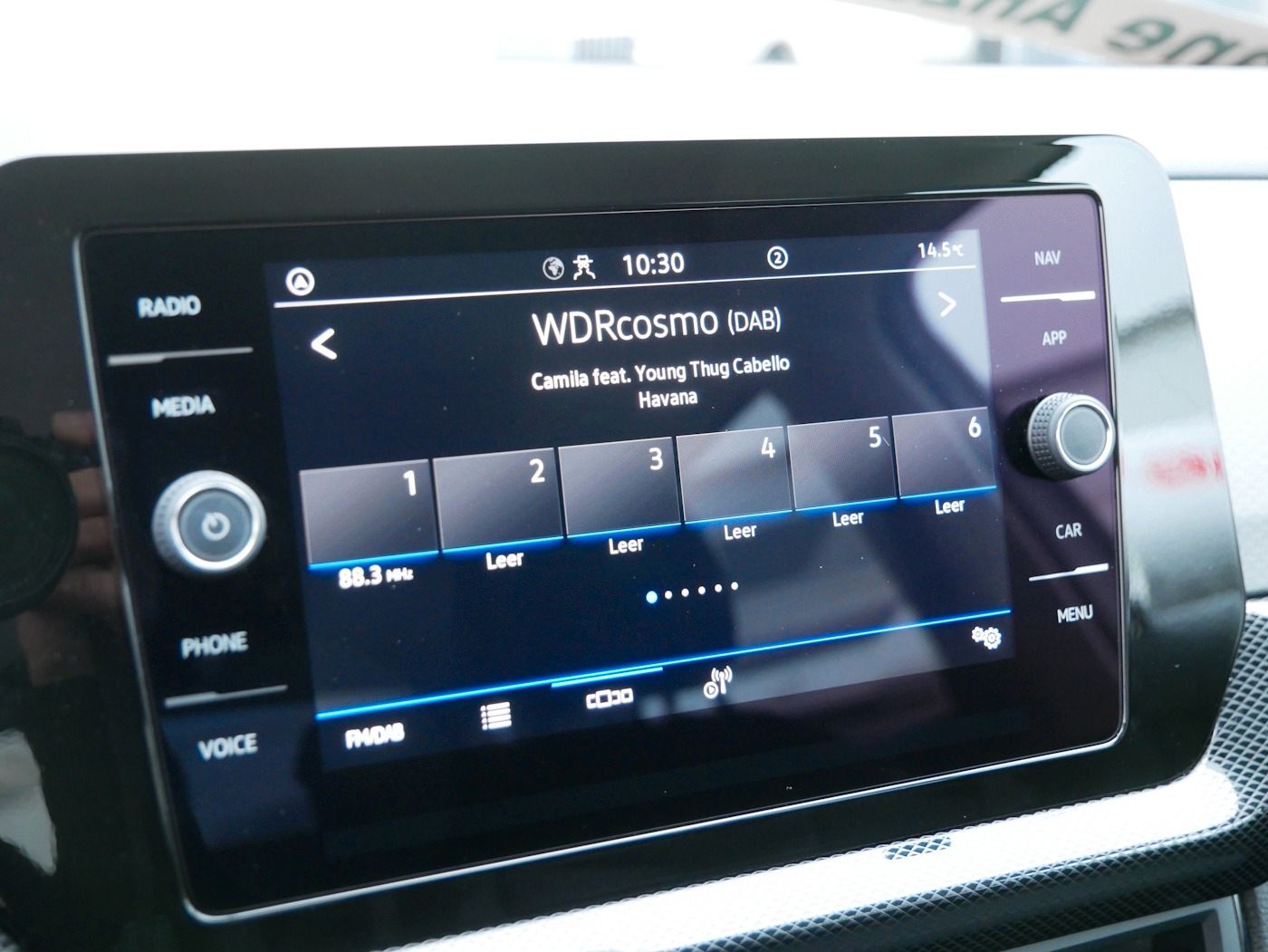 Fahrzeugabbildung Volkswagen T-Cross 1.0 TSI Life NEU32T ACC NAVI SHZ LED PDC