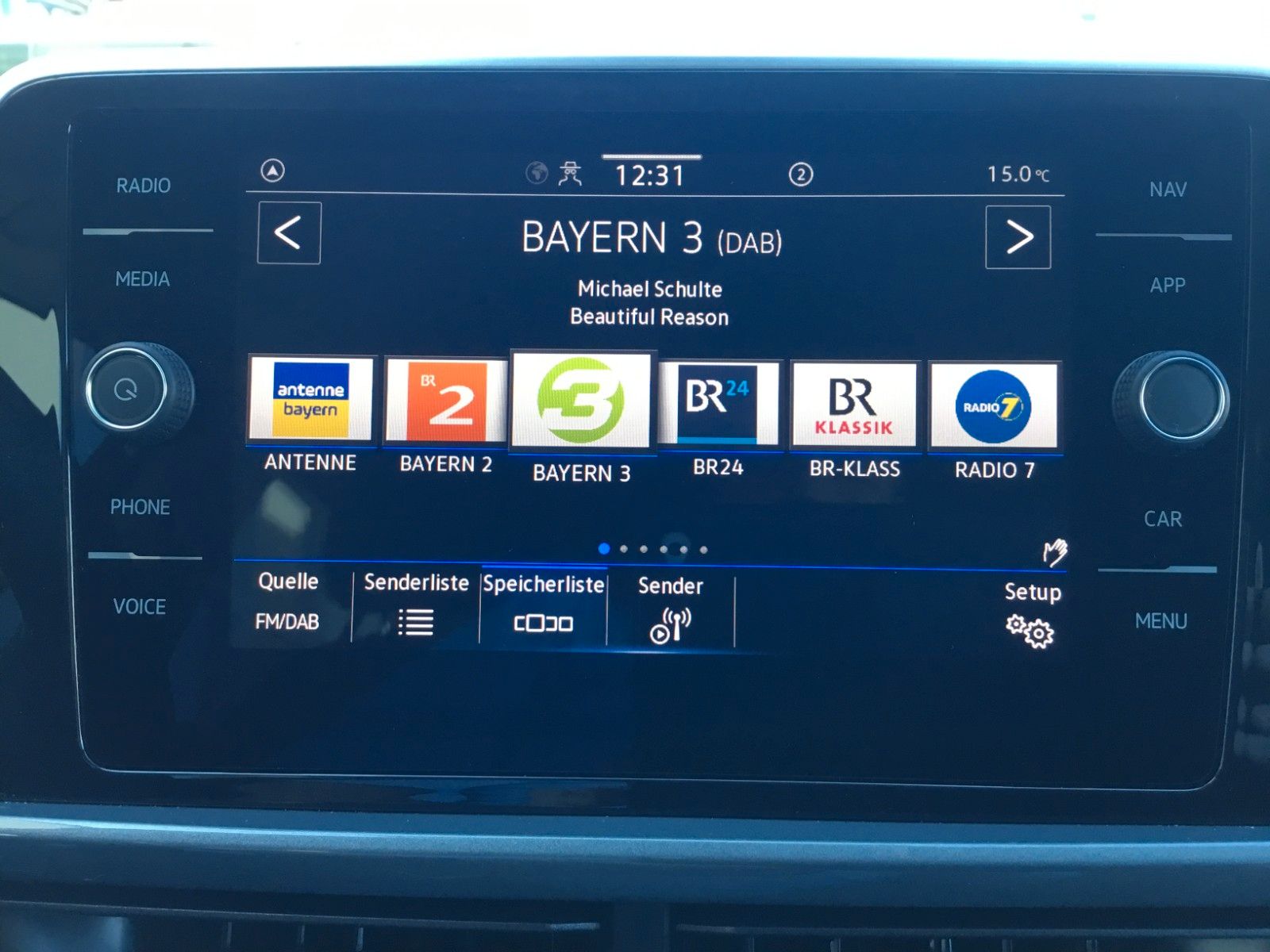 Fahrzeugabbildung Volkswagen T-Roc 1.5 TSI DSG Style+ACC+MatrixLED+Kessy+Navi