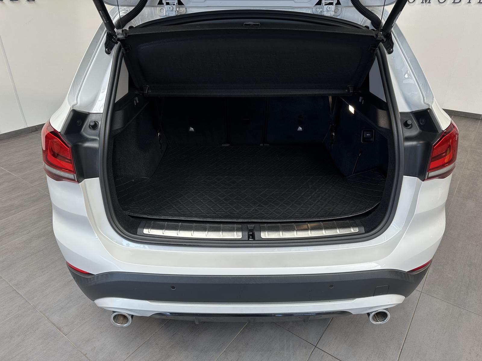 BMW X1 xDrive20d Sport-Line LED+SHZ+AHK+DAB+DA, миниатюра 4