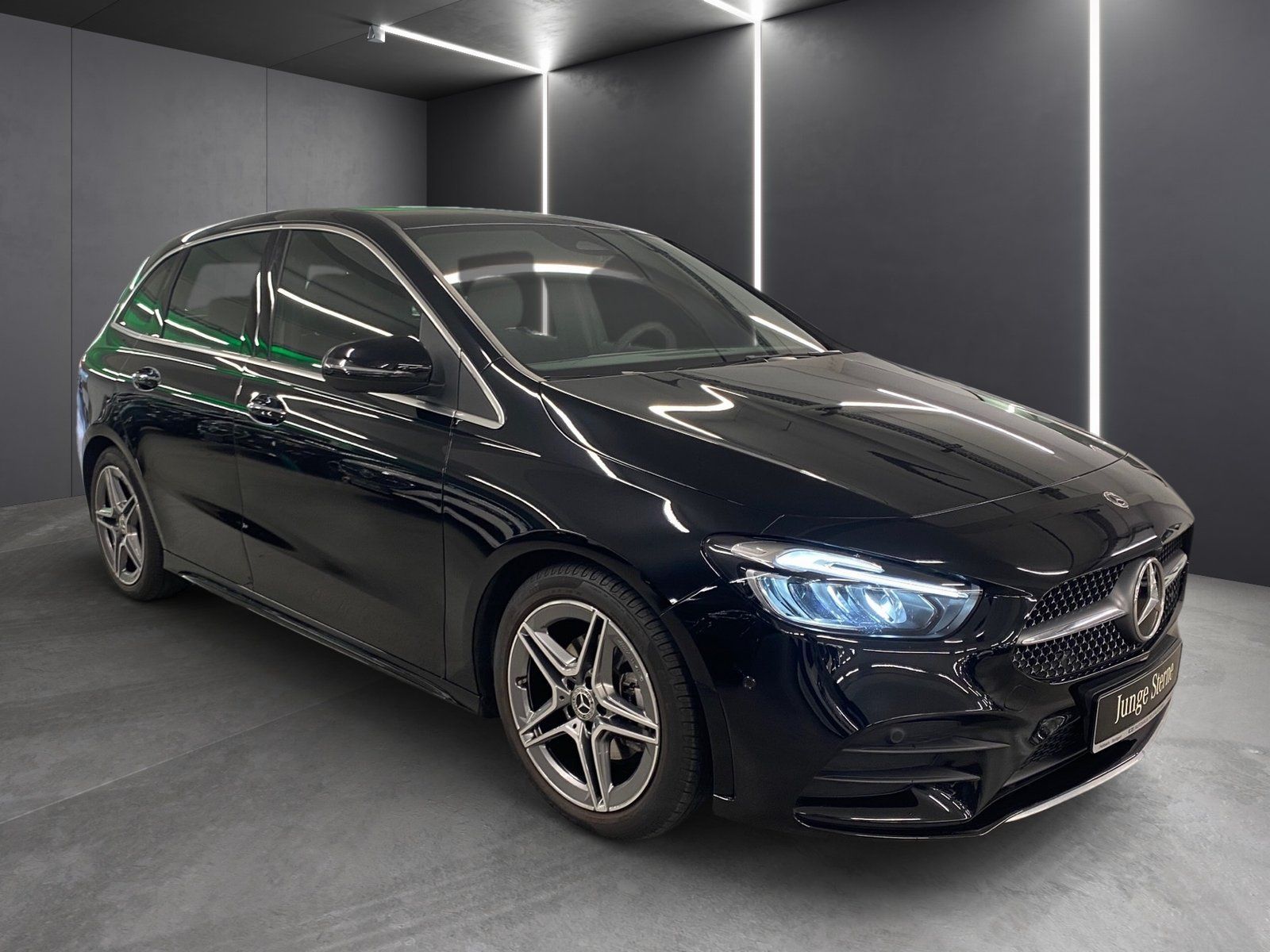Fahrzeugabbildung Mercedes-Benz B 200 AMG*Totwinkel*LED*Kamera*CarPlay*EasyPack*