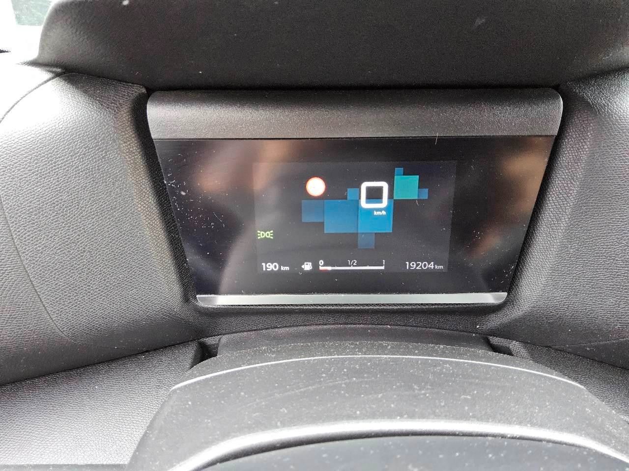 Fahrzeugabbildung Citroën C4 Lim. 1.2T PLUS NAVI/LED/KAMERA/VIRT./NEBEL