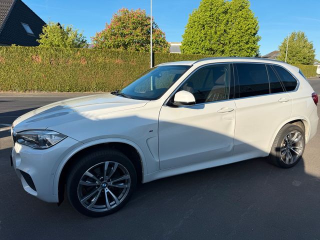BMW BMW X5 xDrive40d 313PS HUD Panorama 360 Ka...