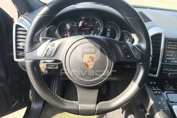 Porsche Cayenne - 11