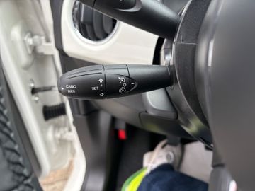 Fahrzeugabbildung Fiat 500 MildHybrid DAB Klima UConnect CarPlay uvm