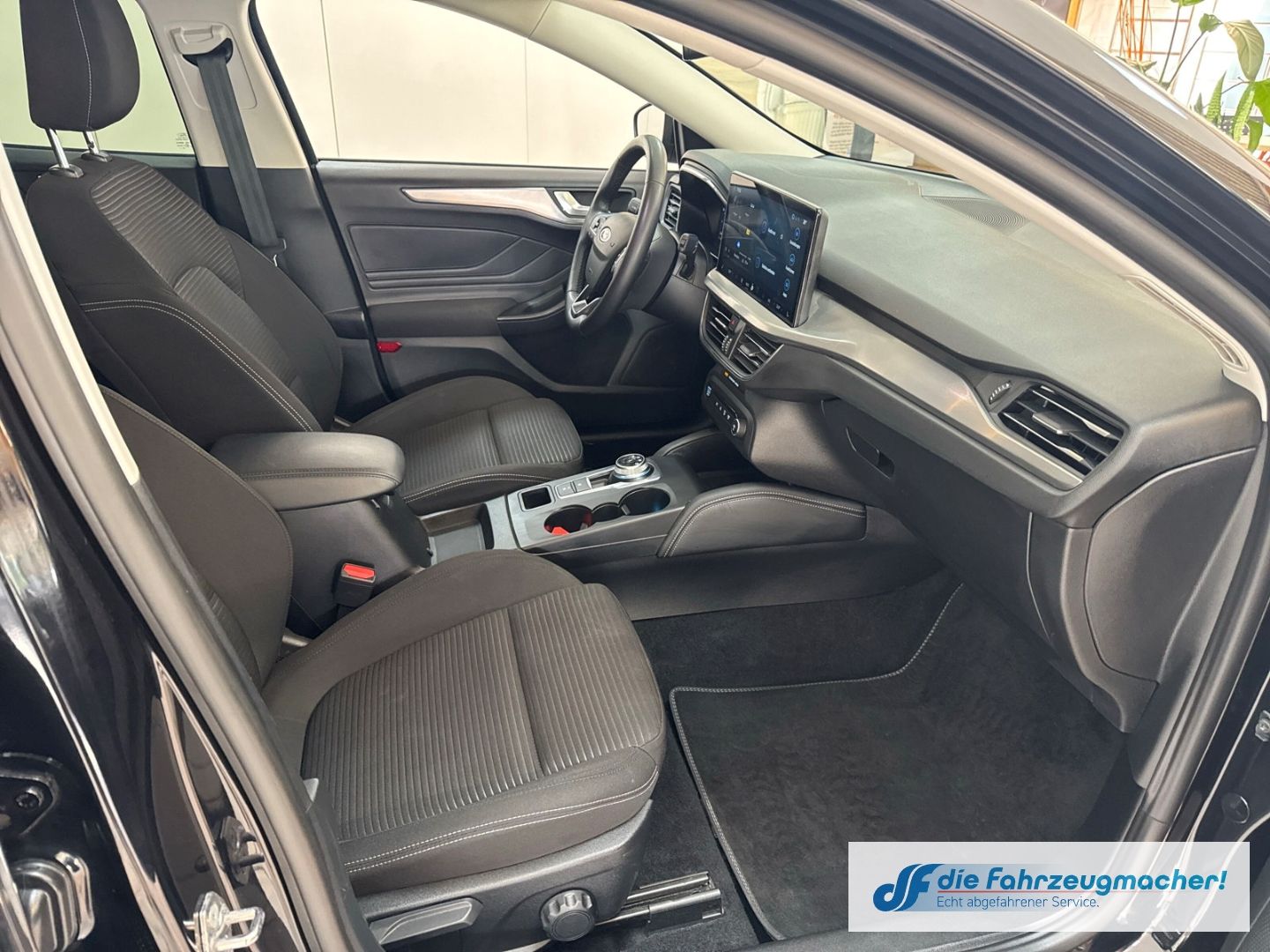Fahrzeugabbildung Ford Focus Turnier Titanium X Sportpaket Navi Digital