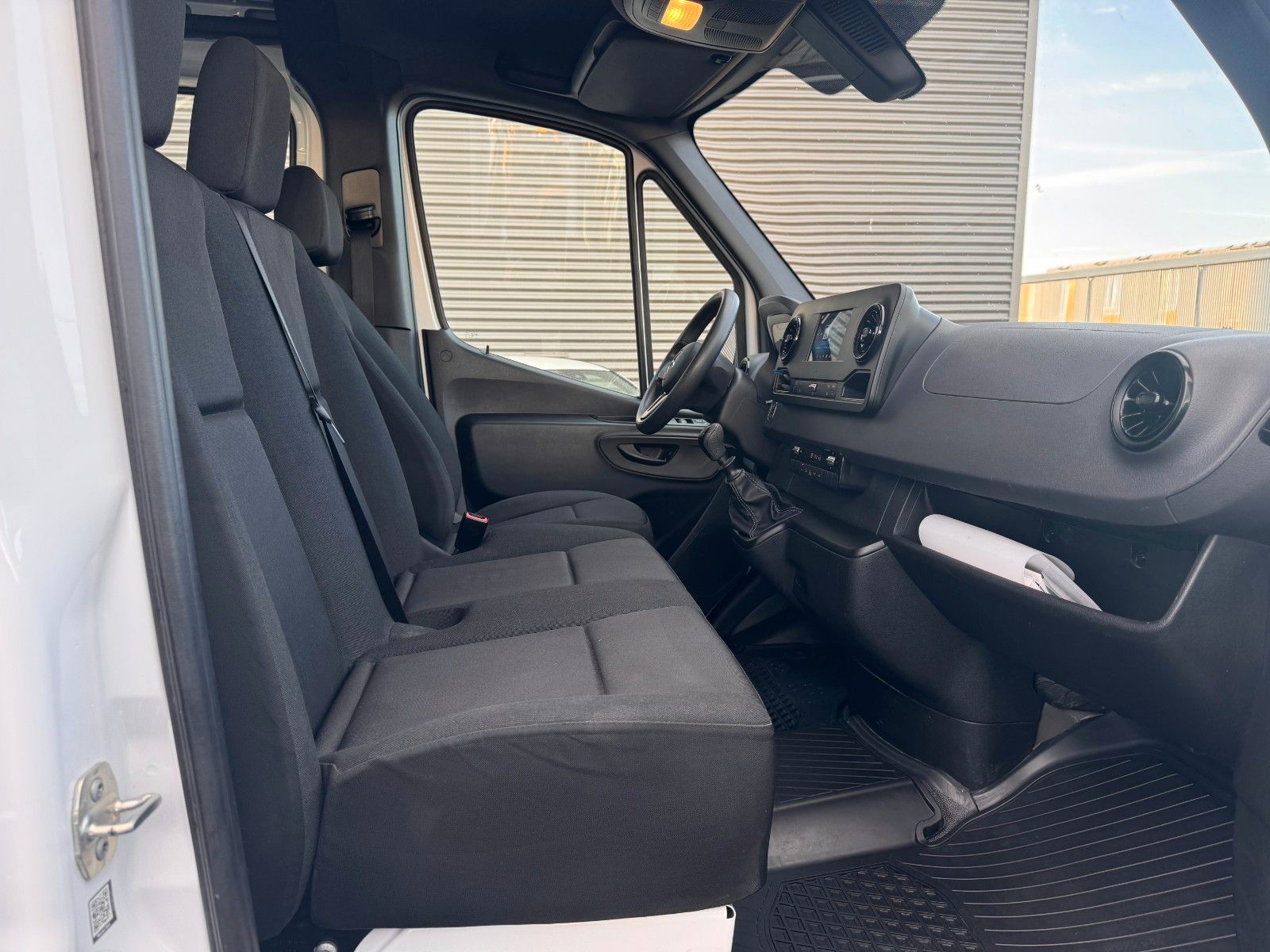 Fahrzeugabbildung Mercedes-Benz Sprinter 315 CDI Kompakt Flachdach Mixto/DoKa