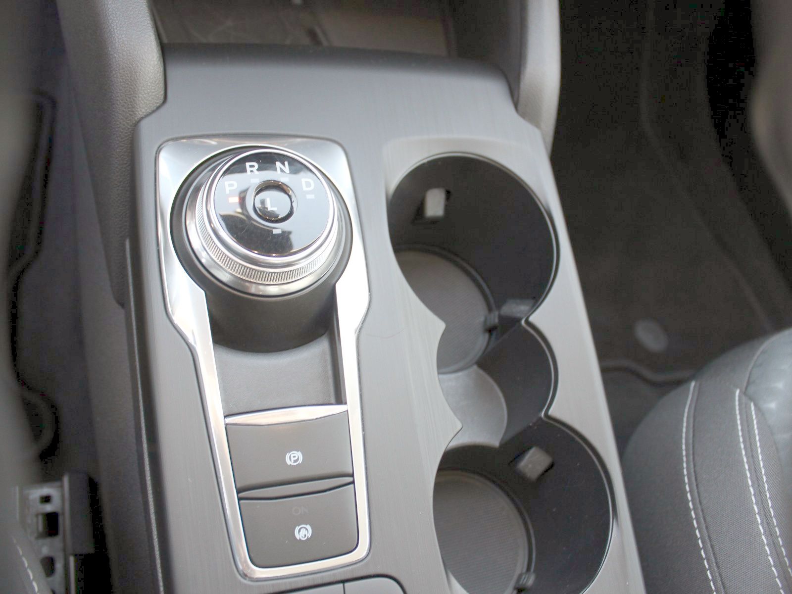 Fahrzeugabbildung Ford Kuga Plug-In Hybrid Cool & Connect