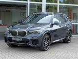 BMW X5xDr 30d M SPORT SITZBELÜF+PANO+HUD+ACC+ALED+22 - BMW X5 mit Diesel-Antrieb: Grau, Luftfederung