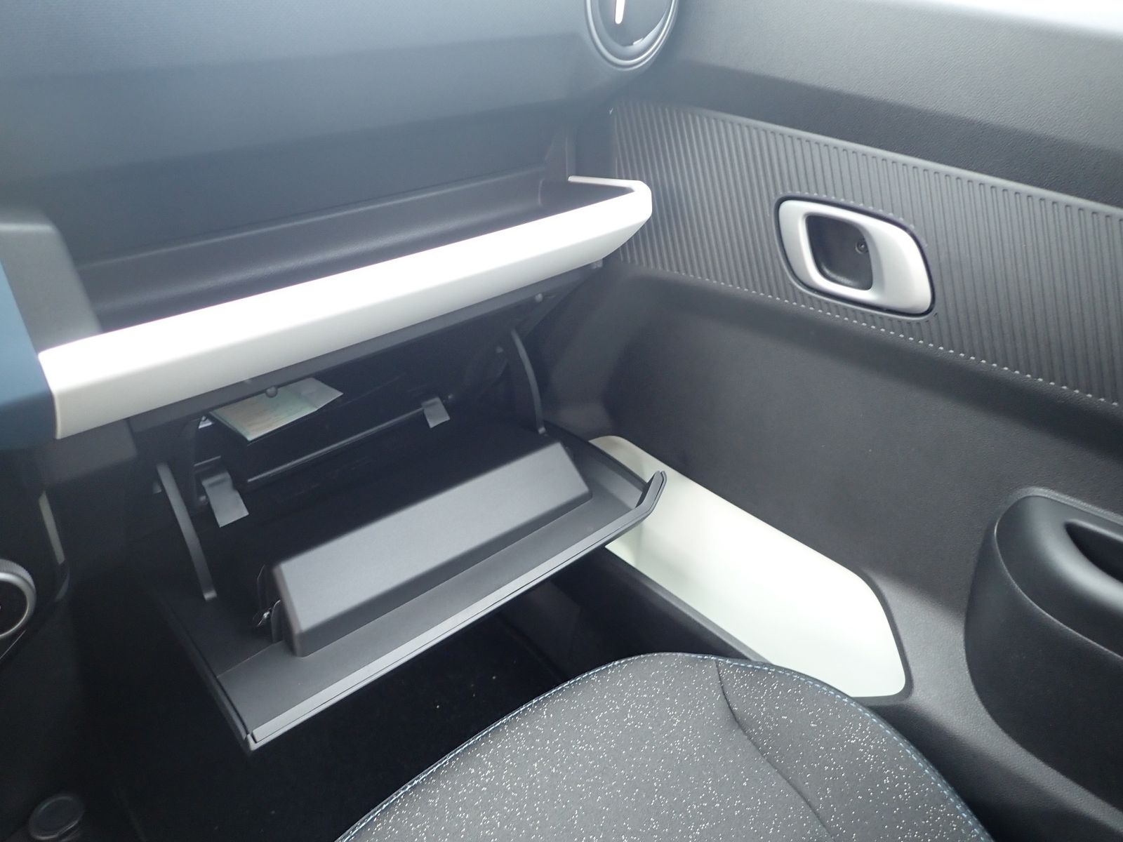 Fahrzeugabbildung Dacia Spring Expression electric 70