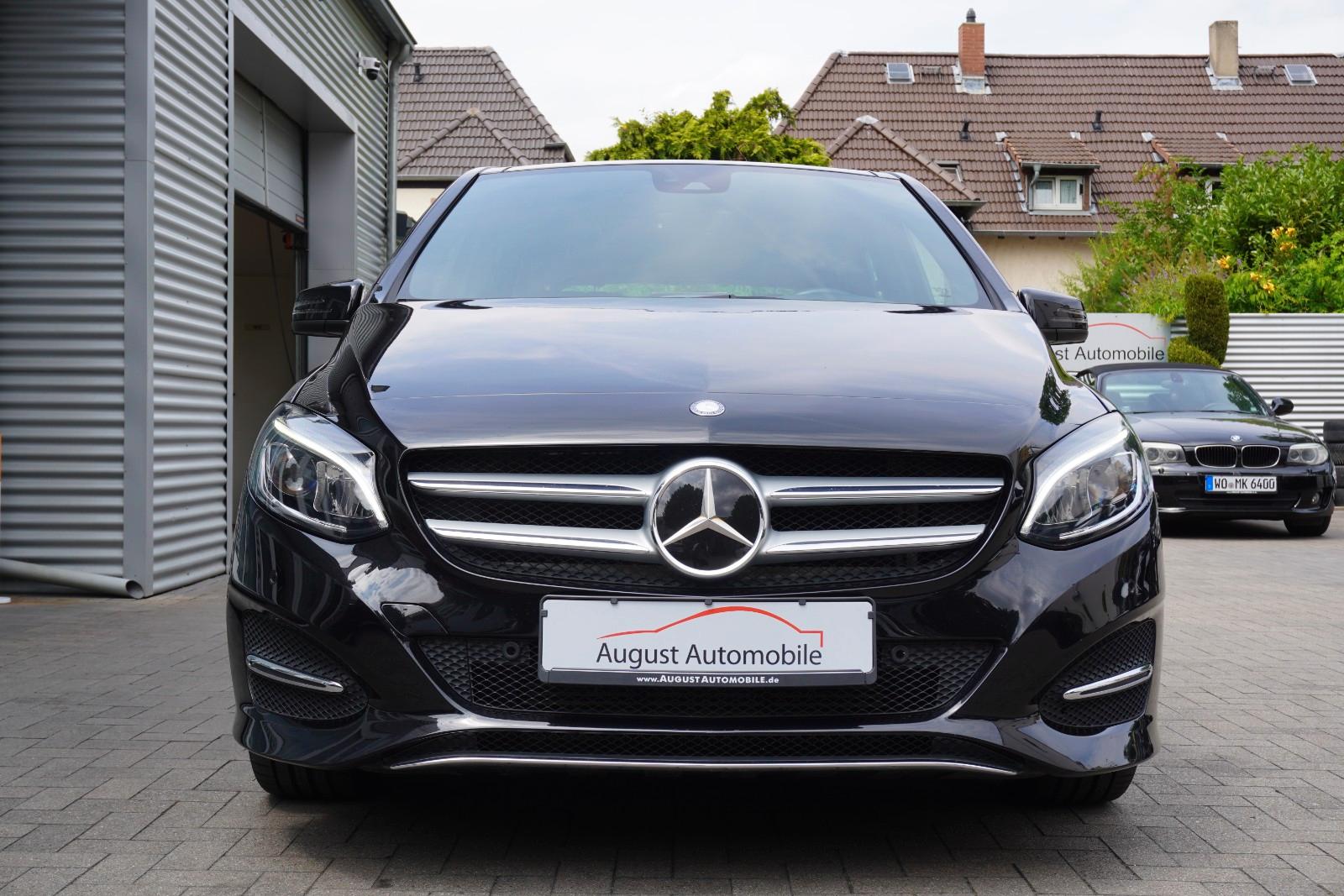 Mercedes-Benz B200 Urban Pano HarmKar ACC AHK Navi SHz LED PDC