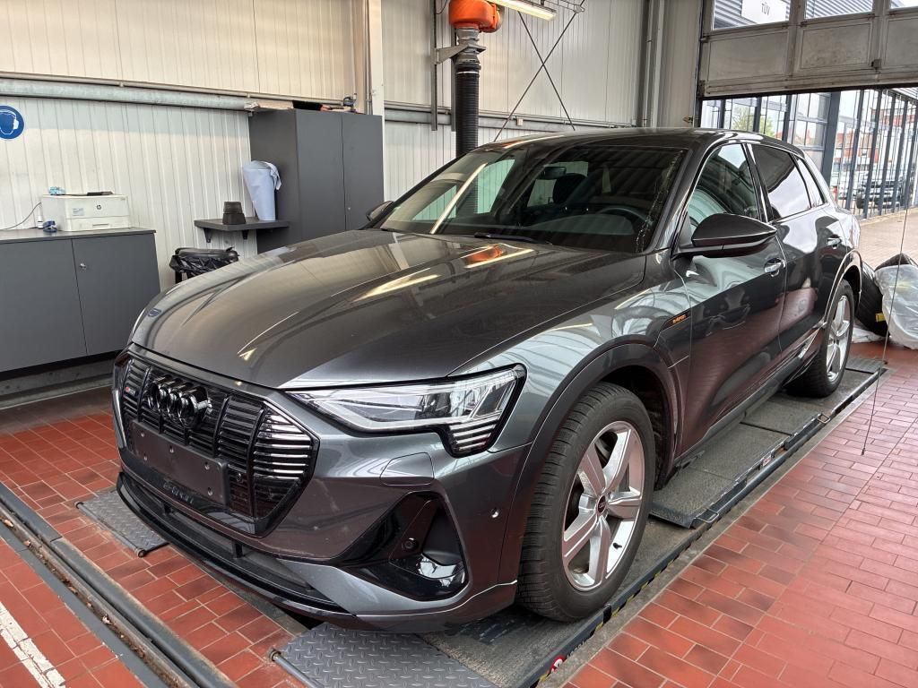 AUDI e-tron 55 quattro S line /VIRTUAL/ACC/LANE/PANO